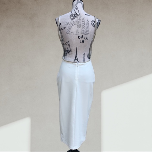 Plunging back white cocktail dress MEDIUM - Picture 7 of 11